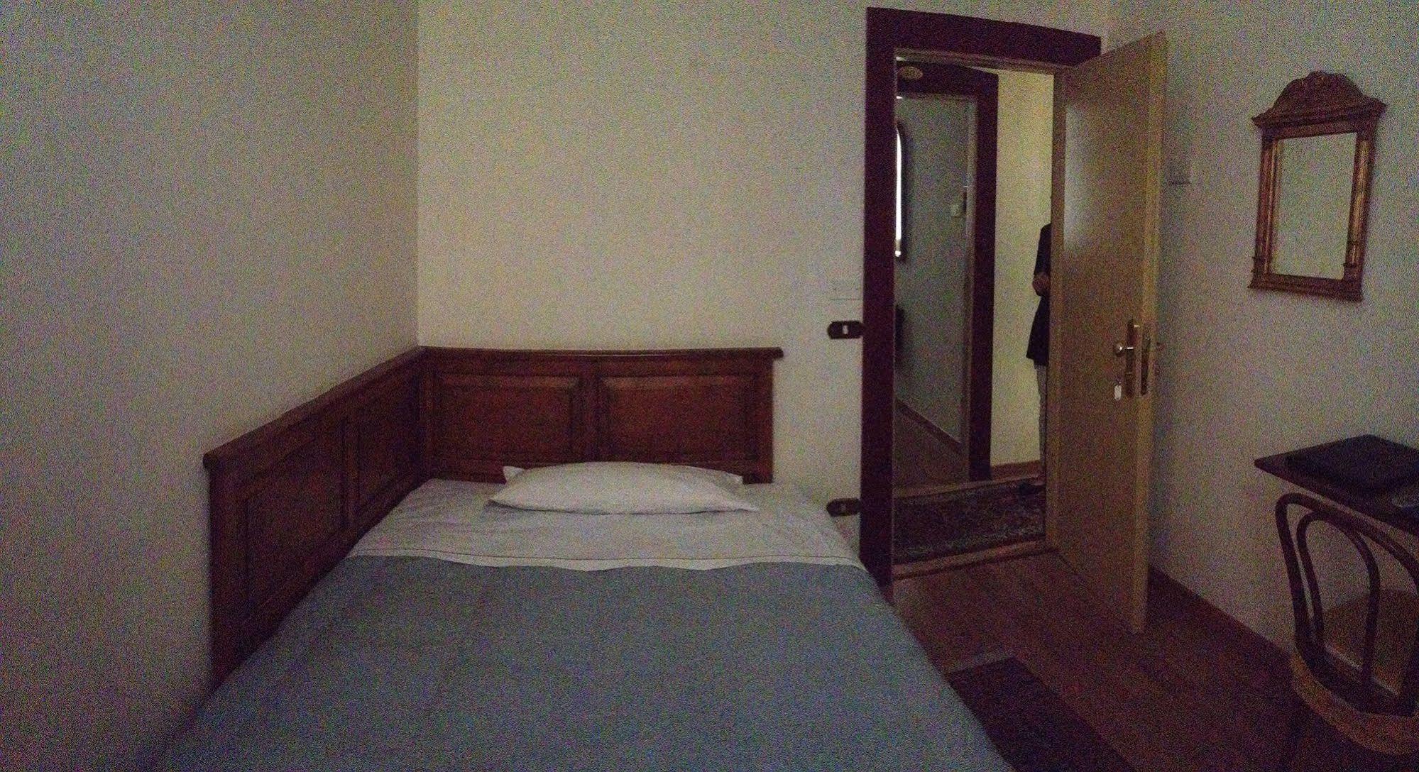 Hotel Al Castello Vérone Extérieur photo